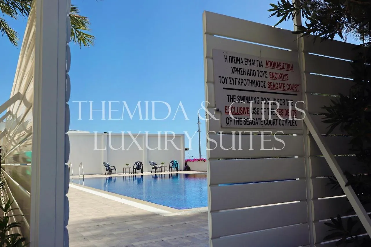 Luxury Penthouse 1Br-Seafront-Seasonal Pool-Central Apartment Larnaca