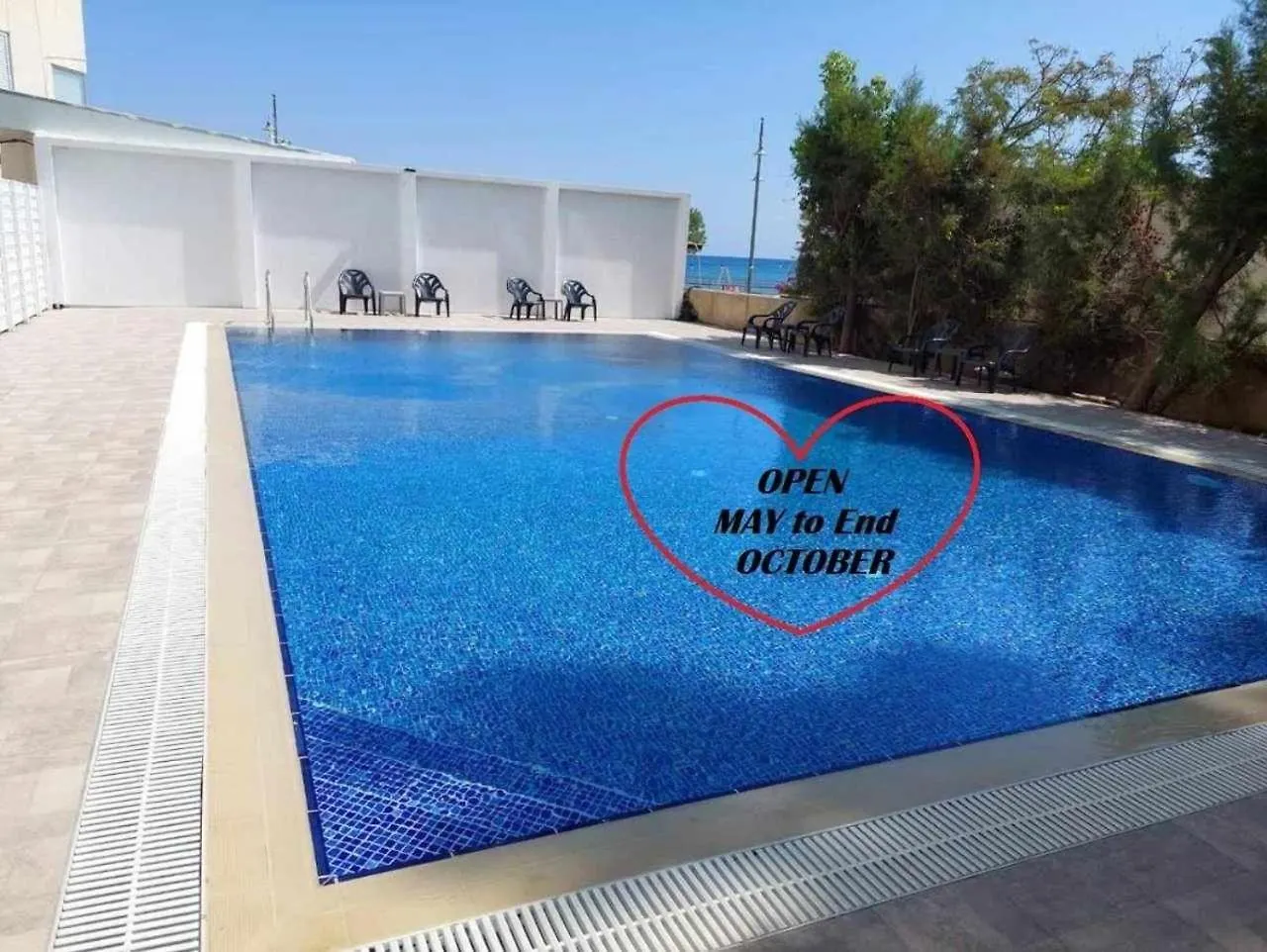 Luxury Penthouse 1Br-Seafront-Seasonal Pool-Central Larnaka
