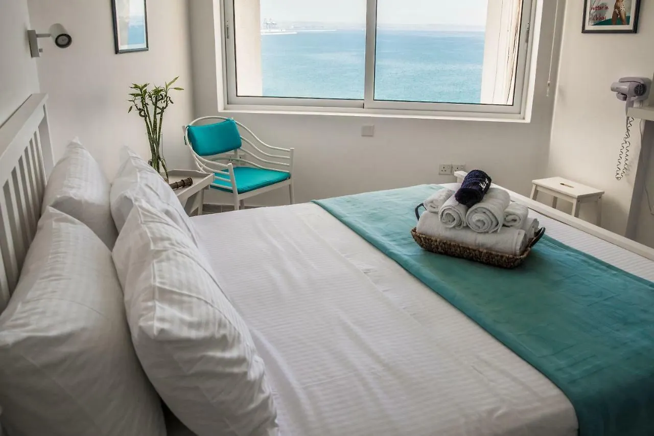 Luxury Penthouse 1Br-Seafront-Seasonal Pool-Central Larnaka Zypern