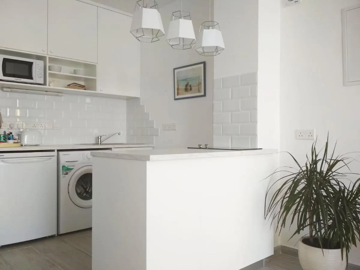 Apartament Beachfront Skyline Retreat 1Br Pool Central